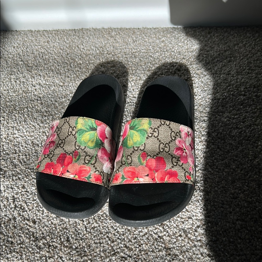 Gucci Women's Floral Slide Sandals - Black and Multicolor